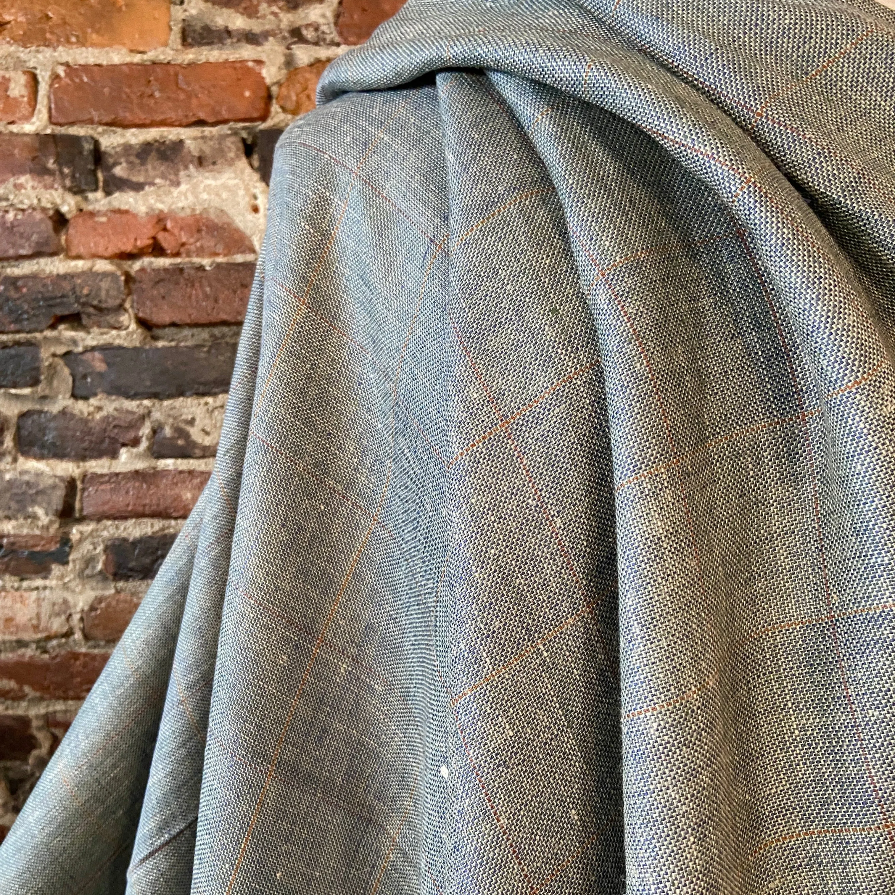 100% Yarn Dyed Linen in Farmhouse Kitchen