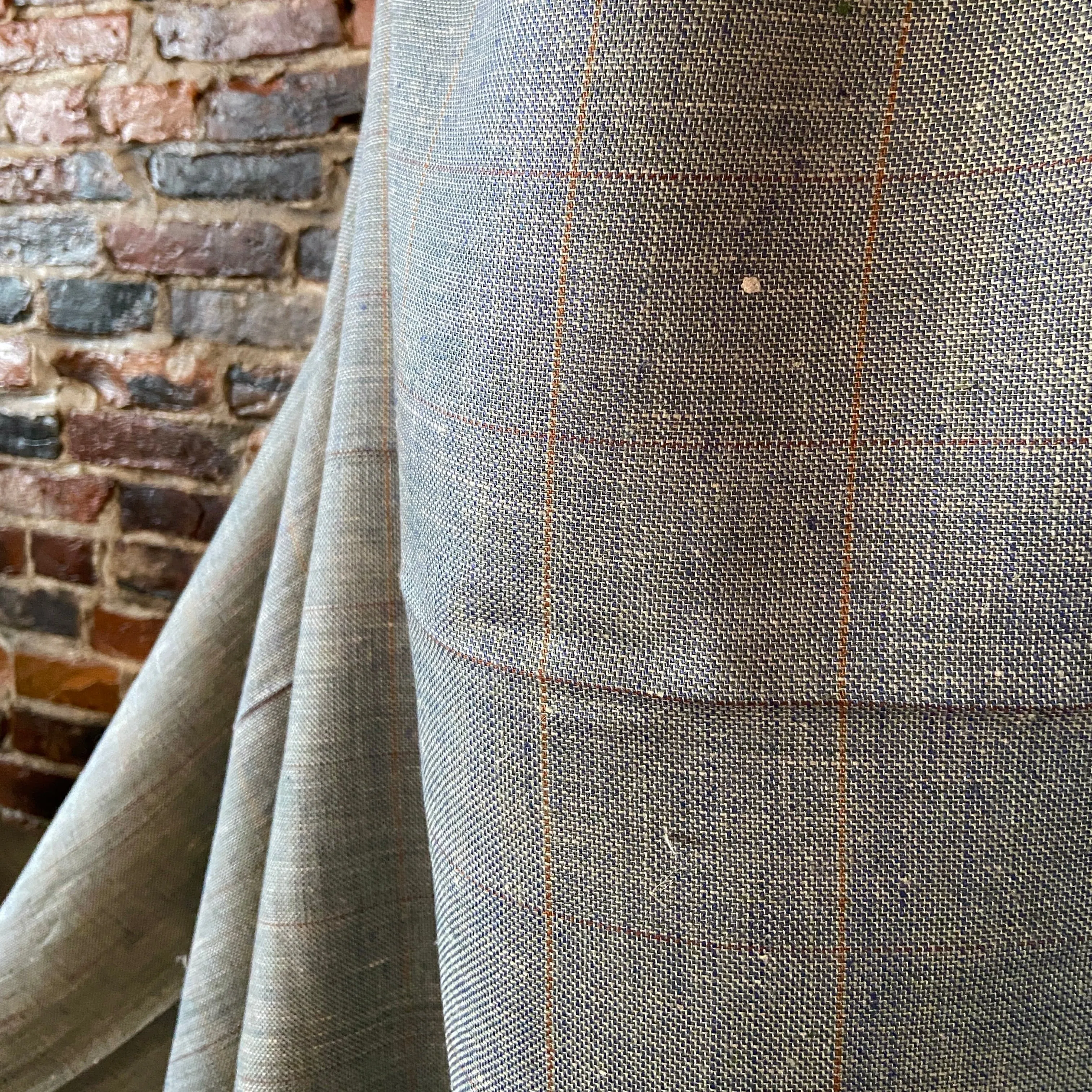 100% Yarn Dyed Linen in Farmhouse Kitchen