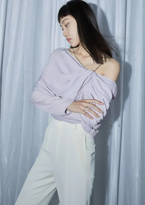 TWISTED SWING OFF SHOULDER TOPS