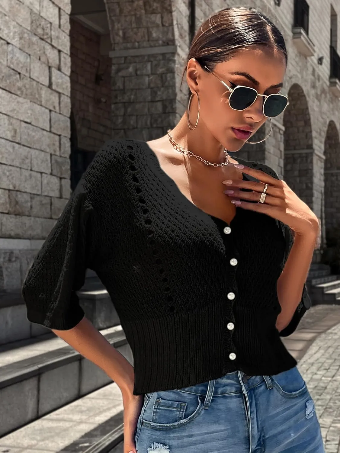 Verdusa Women's Crop Tops Crochet Old Money Button Down Scallop Trim Knit Lightweight Crop Cardigan