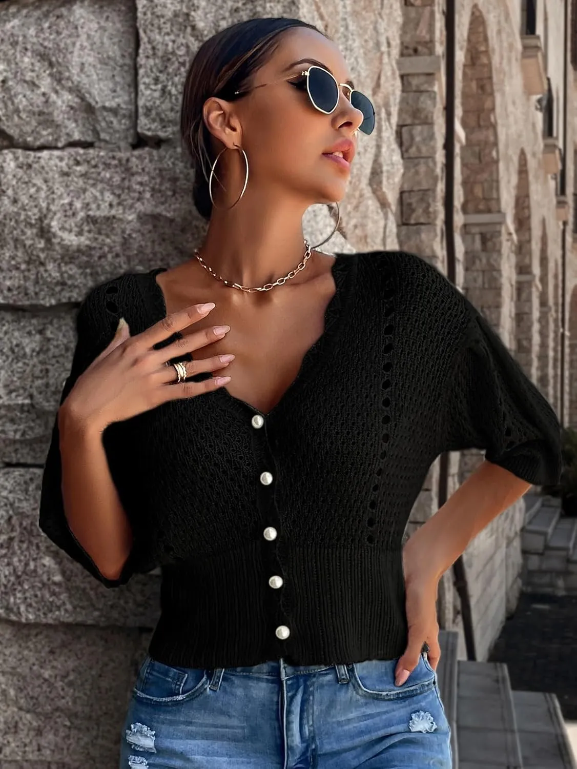 Verdusa Women's Crop Tops Crochet Old Money Button Down Scallop Trim Knit Lightweight Crop Cardigan